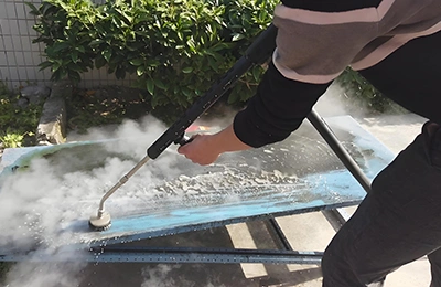 Limpieza a vapor de láminas metálicas
